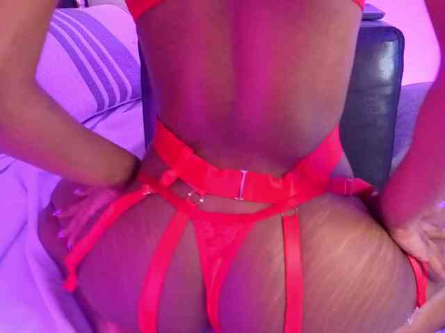 LilaBloom webcam