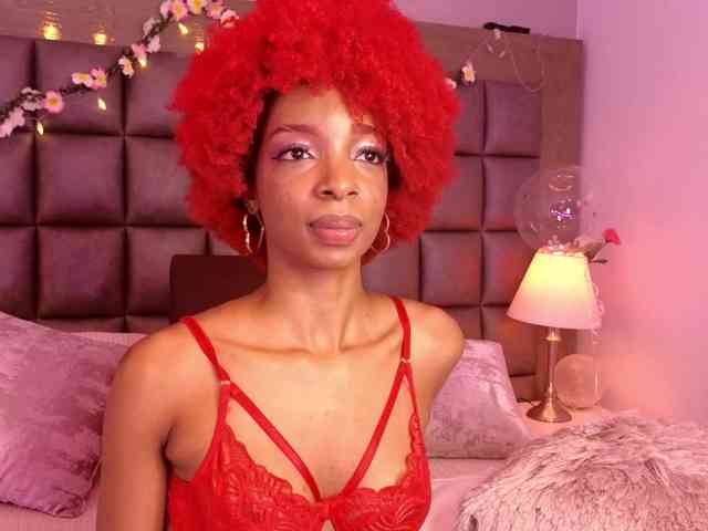 LilaBloom webcam