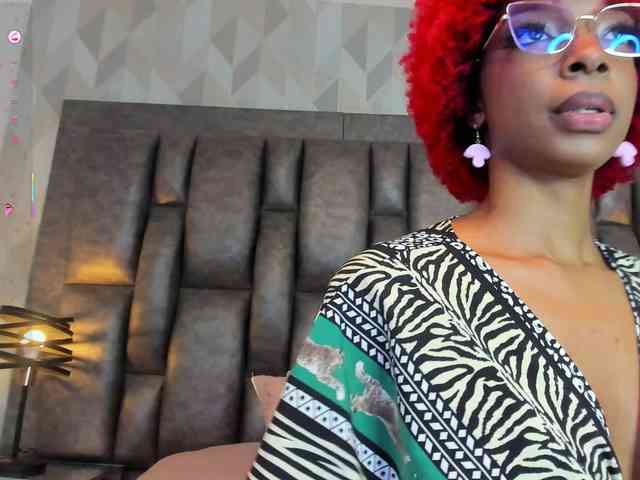 LilaBloom webcam