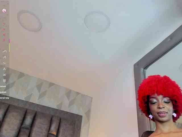 LilaBloom webcam