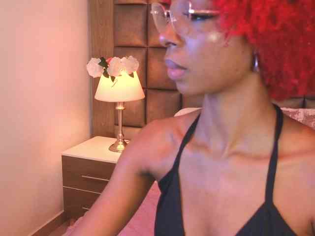 LilaBloom webcam