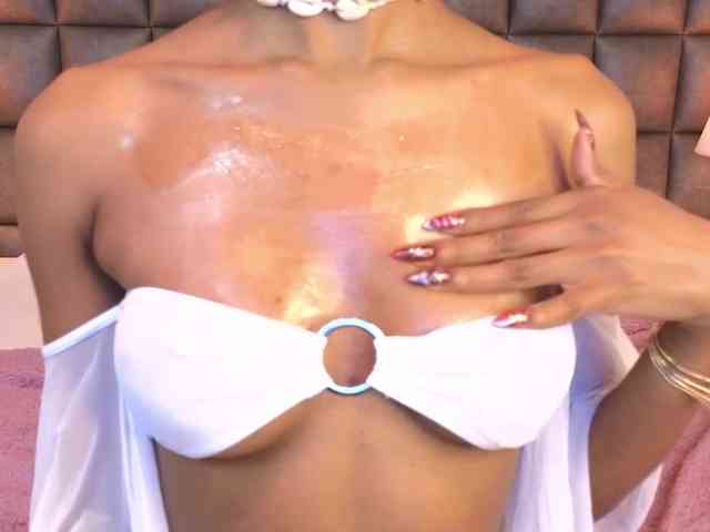 LilaBloom webcam