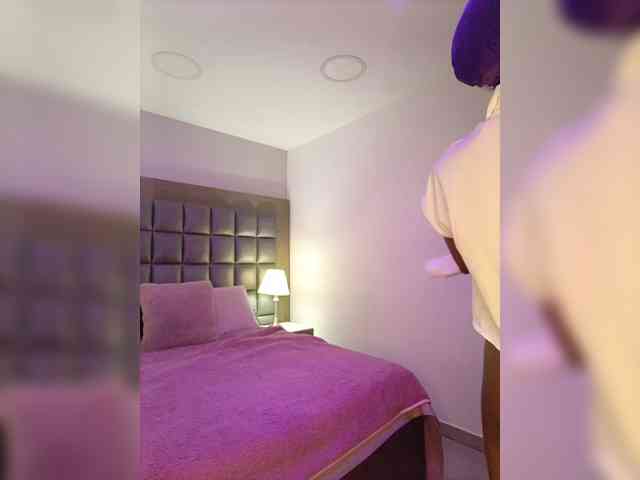 LilaBloom webcam