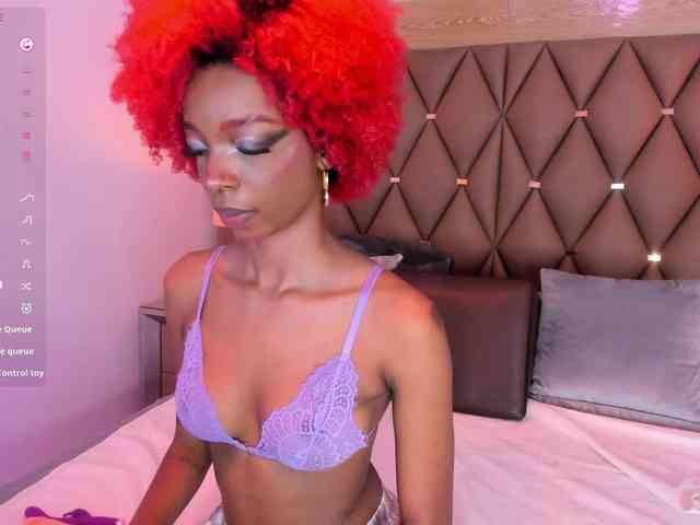 LilaBloom webcam