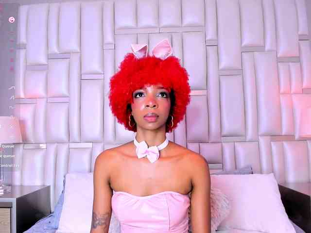 LilaBloom webcam