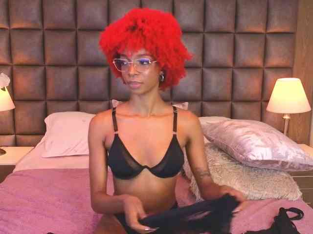 LilaBloom Live Webcam on BongaCams