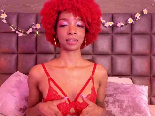 LilaBloom webcam