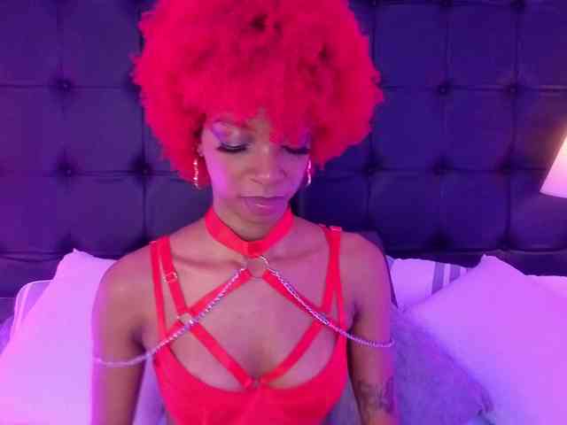 LilaBloom webcam
