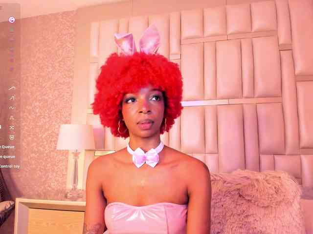 LilaBloom webcam