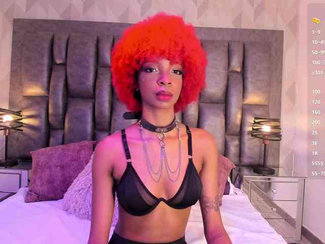 LilaBloom webcam