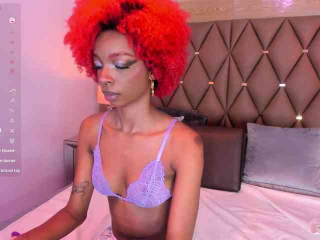 LilaBloom webcam