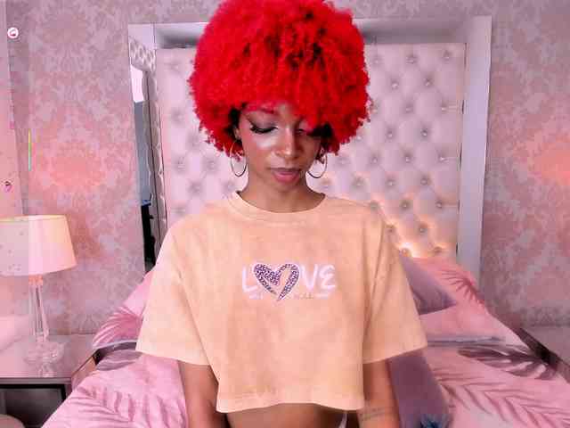 LilaBloom webcam