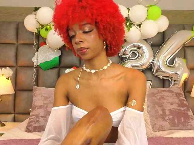 LilaBloom webcam