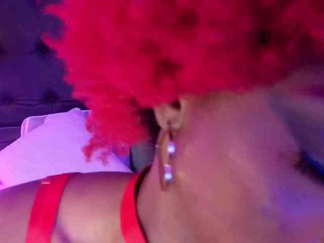 LilaBloom webcam