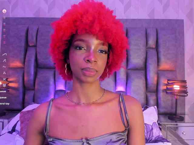 LilaBloom webcam