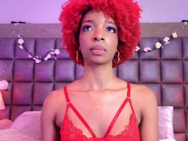 LilaBloom webcam