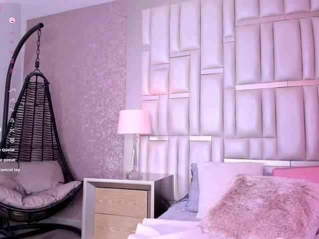 LilaBloom webcam
