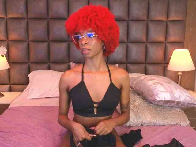 LilaBloom webcam