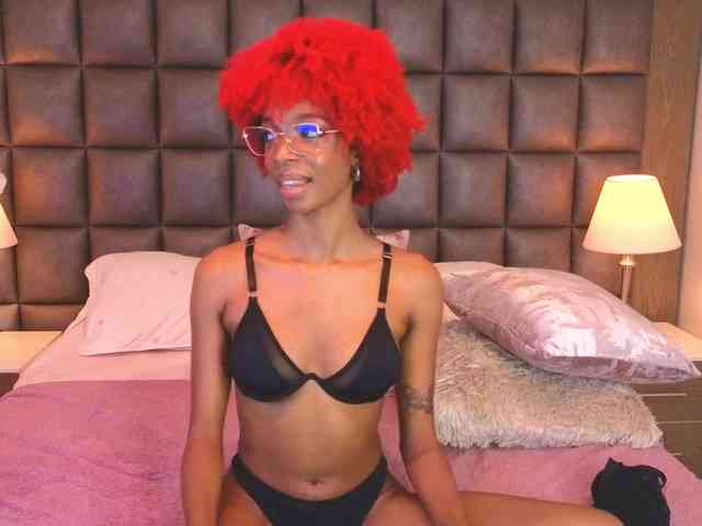 LilaBloom webcam