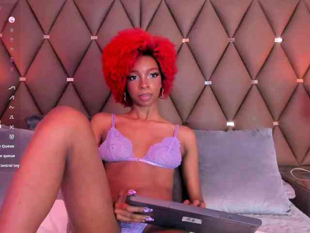LilaBloom webcam