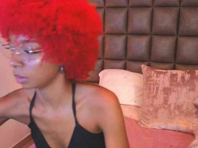 LilaBloom webcam