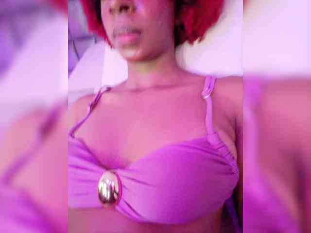 LilaBloom webcam