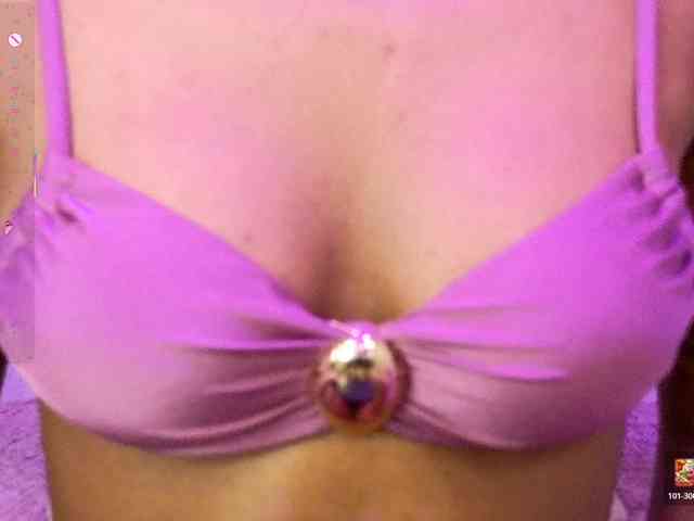 LilaBloom webcam