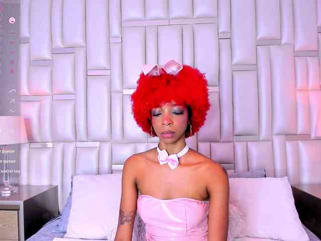 LilaBloom webcam