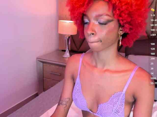 LilaBloom webcam