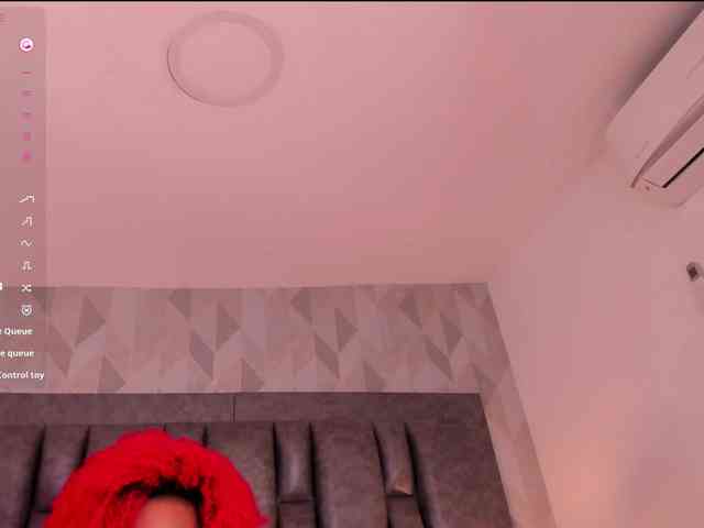 LilaBloom webcam