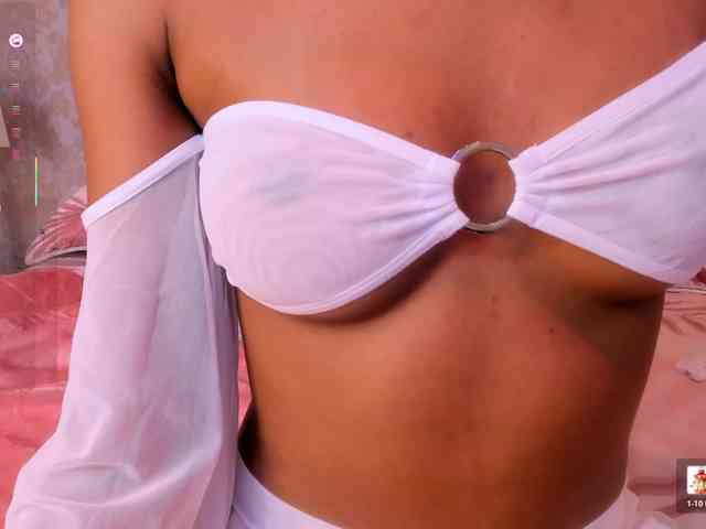LilaBloom webcam