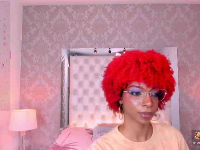 LilaBloom webcam
