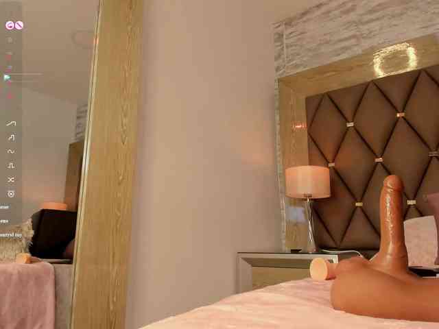LilaBloom webcam