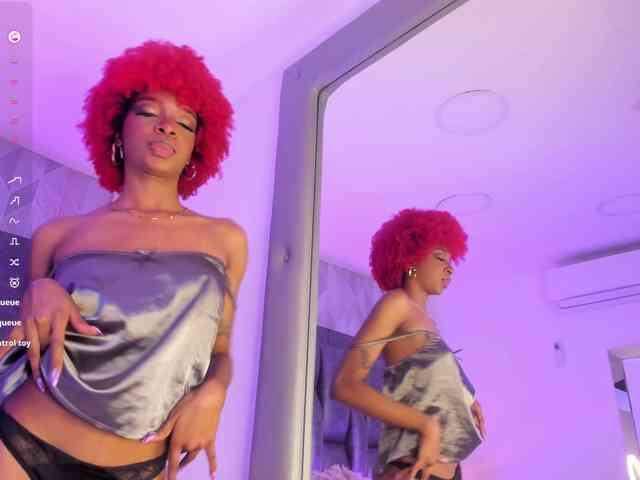 LilaBloom webcam
