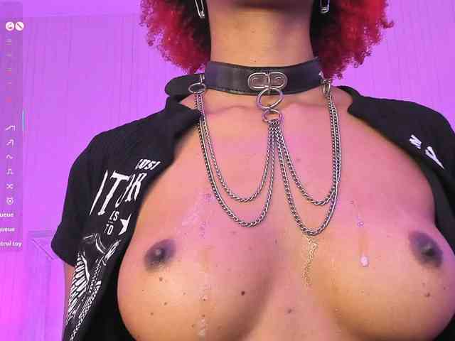 LilaBloom webcam