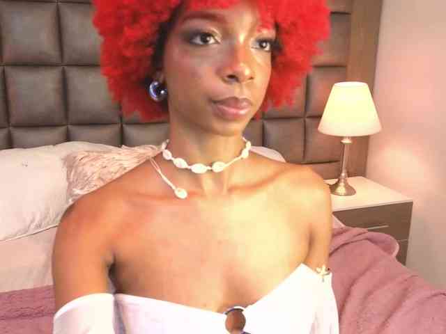 LilaBloom webcam