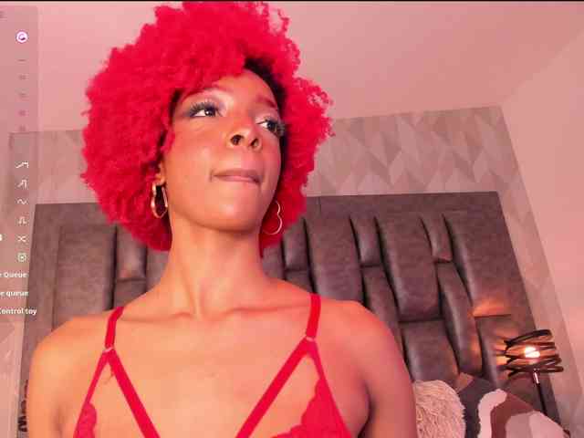 LilaBloom webcam