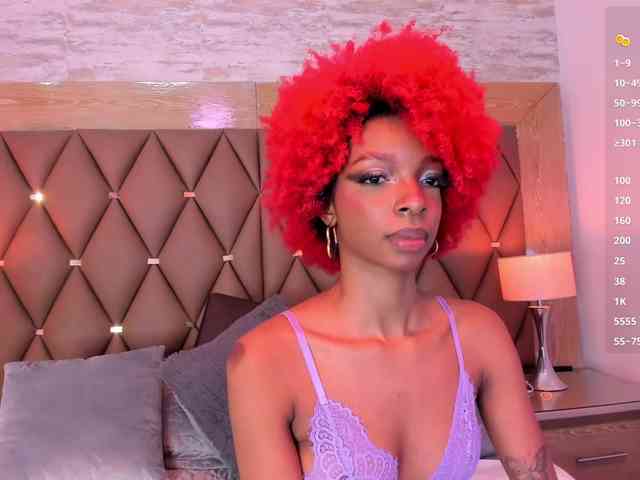 LilaBloom webcam