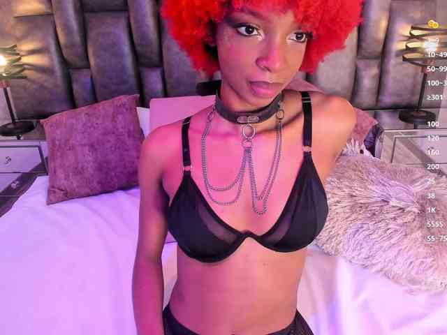 LilaBloom webcam