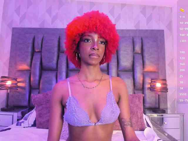 LilaBloom webcam