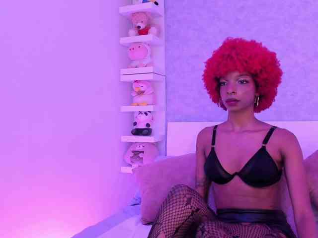 LilaBloom webcam