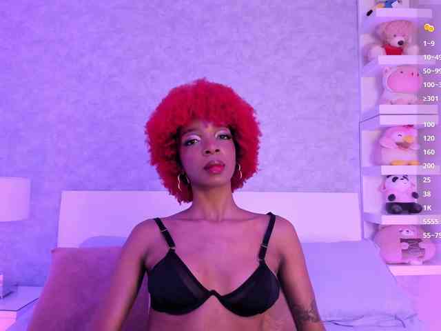 LilaBloom webcam
