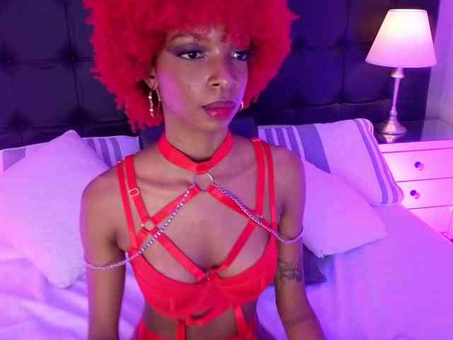LilaBloom webcam