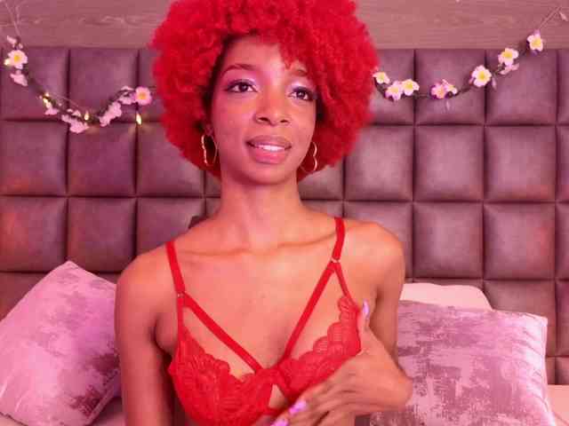LilaBloom webcam