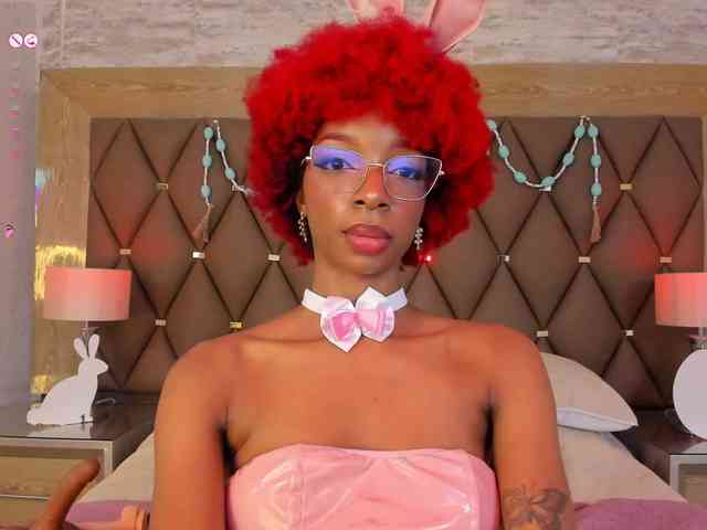 LilaBloom webcam