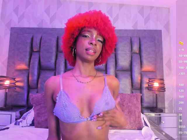 LilaBloom webcam