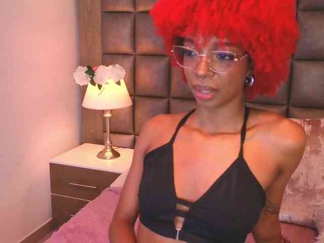 LilaBloom webcam