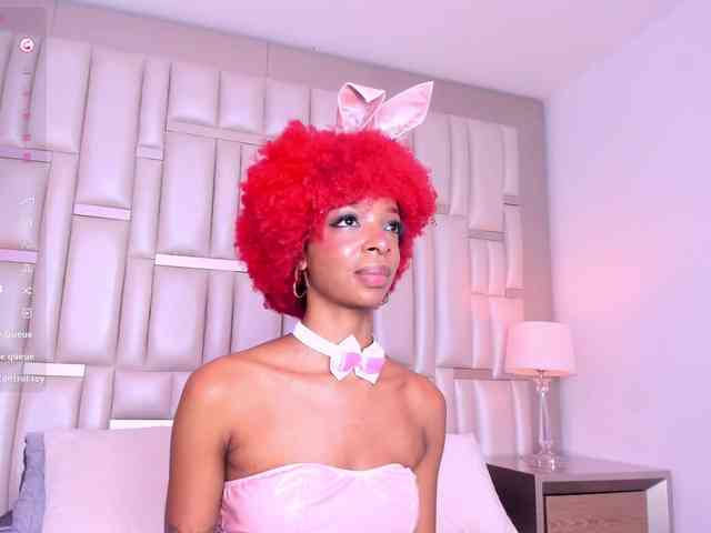 LilaBloom webcam