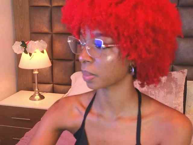 LilaBloom webcam