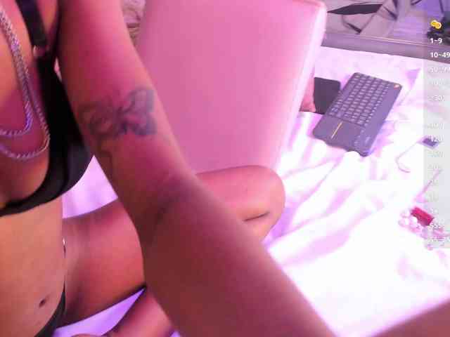 LilaBloom webcam